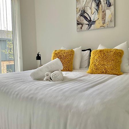 The Parkes A Stylish 3Br House, 5 Mins From Central Birmingham Close To The Edgbaston Stadium, The Hippodrome, Uob, Aston And Bcu, China Town, Kings Heath Bhx Airport And Much More Exterior photo