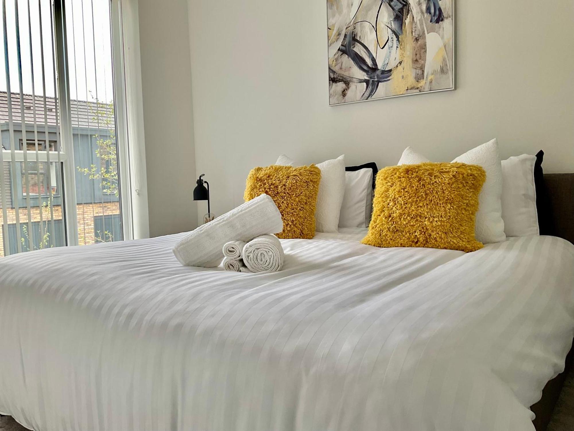 The Parkes A Stylish 3Br House, 5 Mins From Central Birmingham Close To The Edgbaston Stadium, The Hippodrome, Uob, Aston And Bcu, China Town, Kings Heath Bhx Airport And Much More Exterior photo