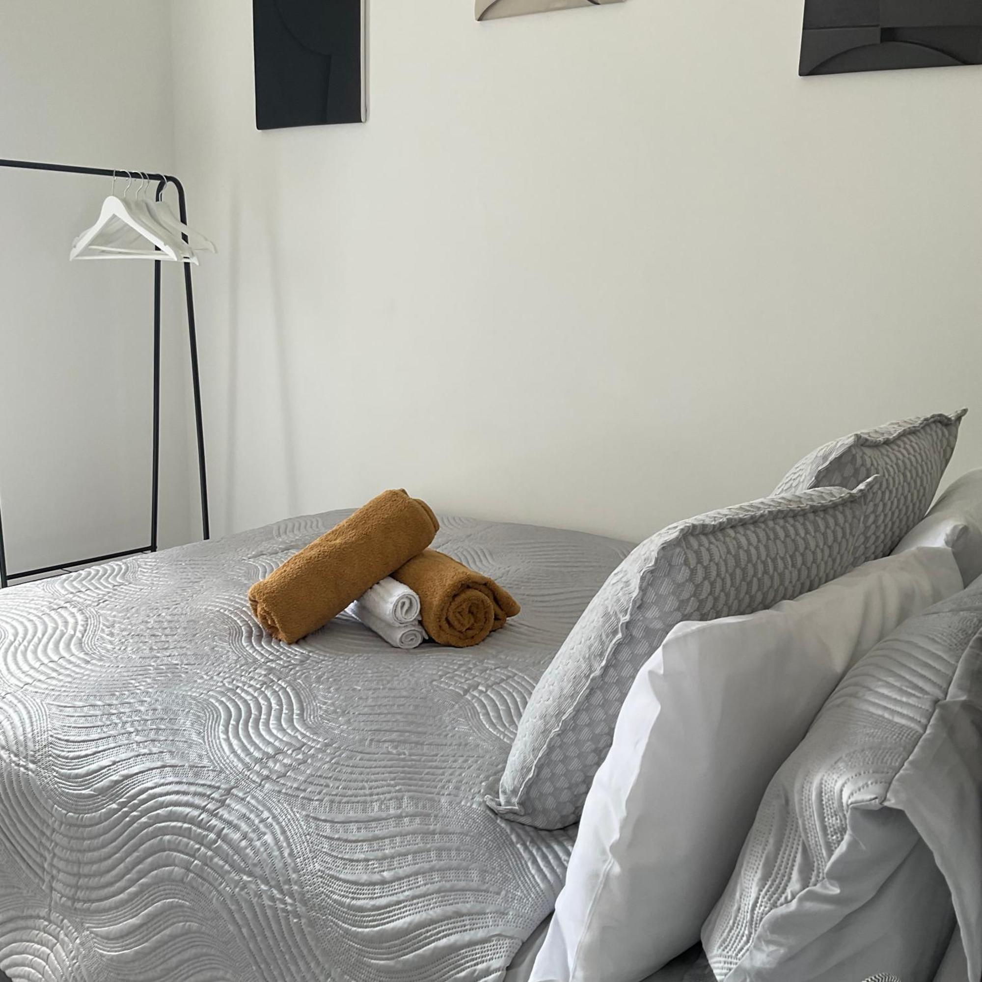 The Parkes A Stylish 3Br House, 5 Mins From Central Birmingham Close To The Edgbaston Stadium, The Hippodrome, Uob, Aston And Bcu, China Town, Kings Heath Bhx Airport And Much More Exterior photo