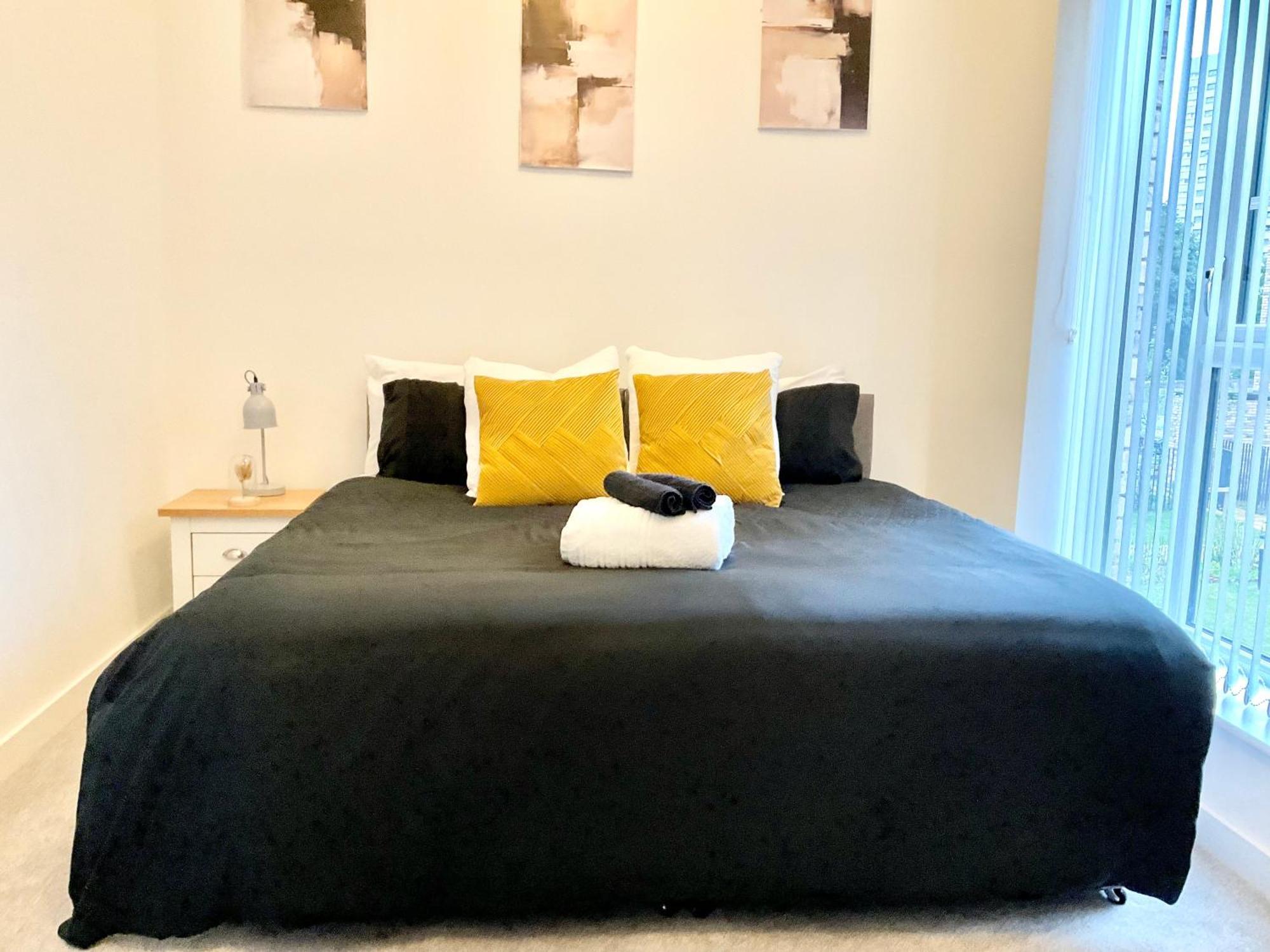 The Parkes A Stylish 3Br House, 5 Mins From Central Birmingham Close To The Edgbaston Stadium, The Hippodrome, Uob, Aston And Bcu, China Town, Kings Heath Bhx Airport And Much More Exterior photo